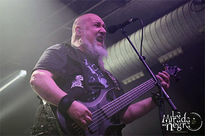 rage la mirada negra